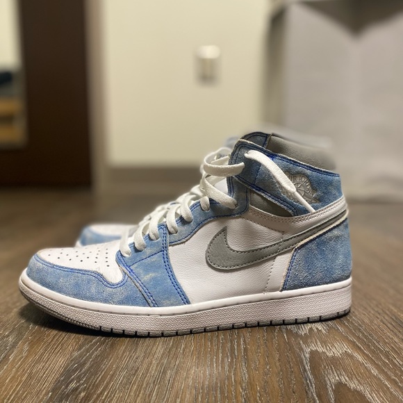 Jordan 1s Hyper Royal - Picture 5 of 5